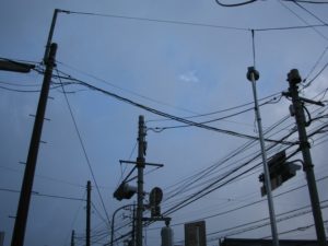 空は明るいのに雨・・・